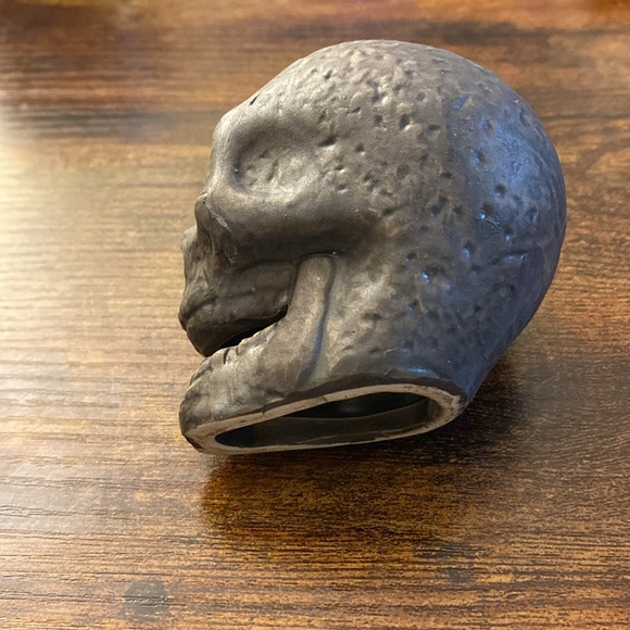 Ceramic Flame Skull - Picture 5 of 6